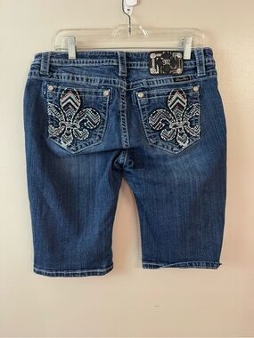 Miss Me Signature Bermuda Shorts Embellished Pockets Size 32